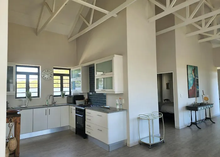 4 Bed Selfcatering River Tree House Overlooking The Onrus River