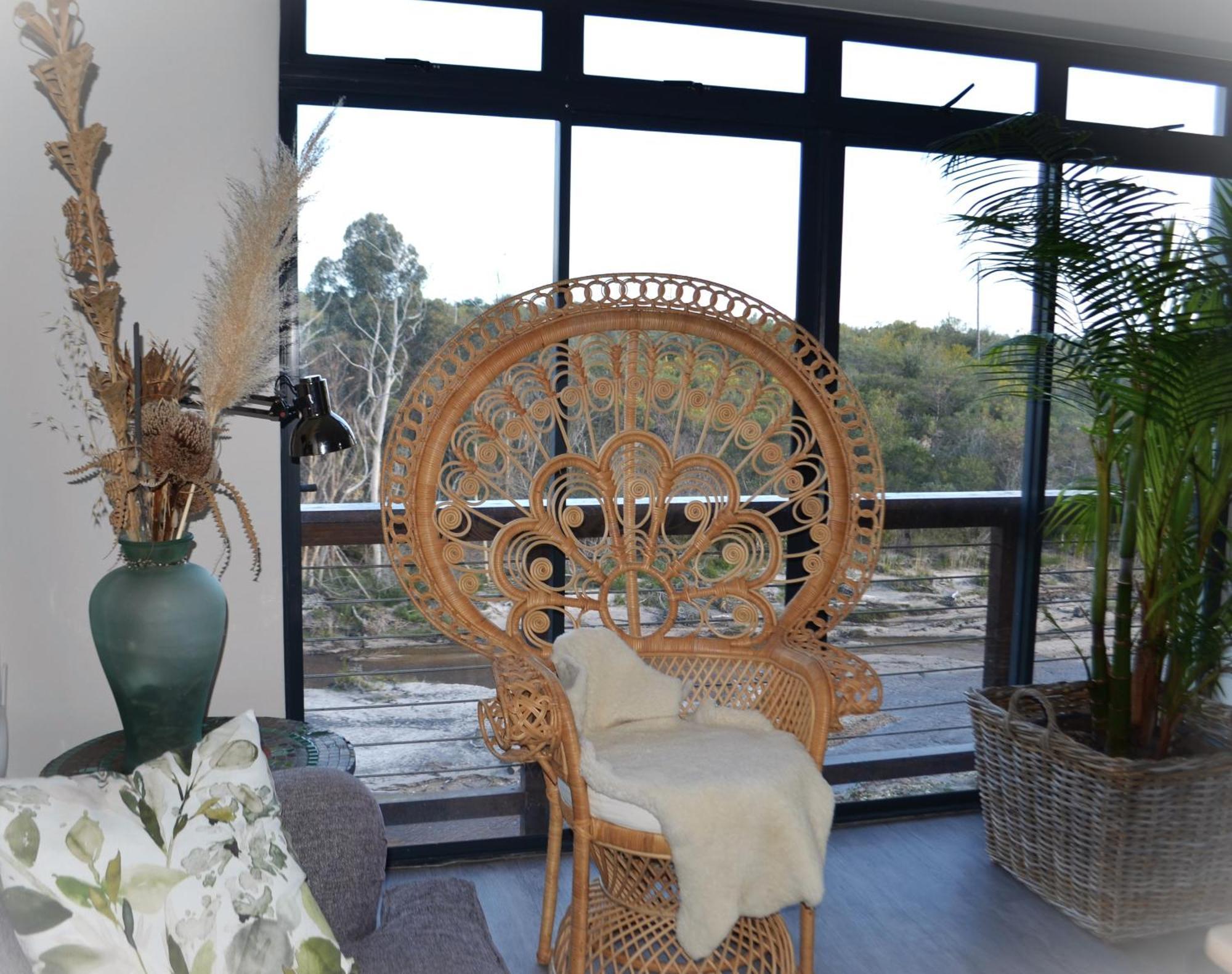 4 Bed Selfcatering River Tree House Overlooking The Onrus River *